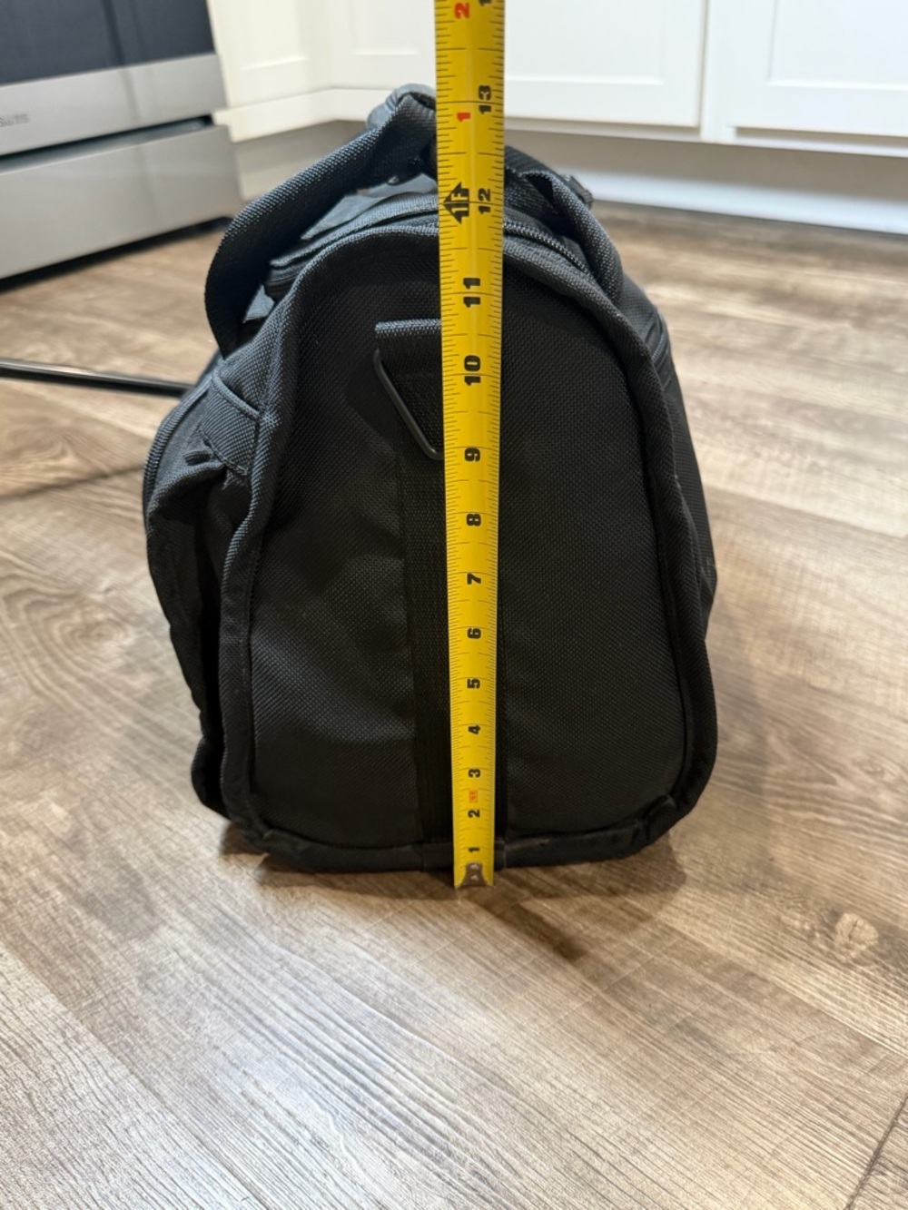 Preowned Tumi USA Black Ballistic Nylon 14” Compact Carry-On Travel Gym Bag Tote - Picture 4 of 7